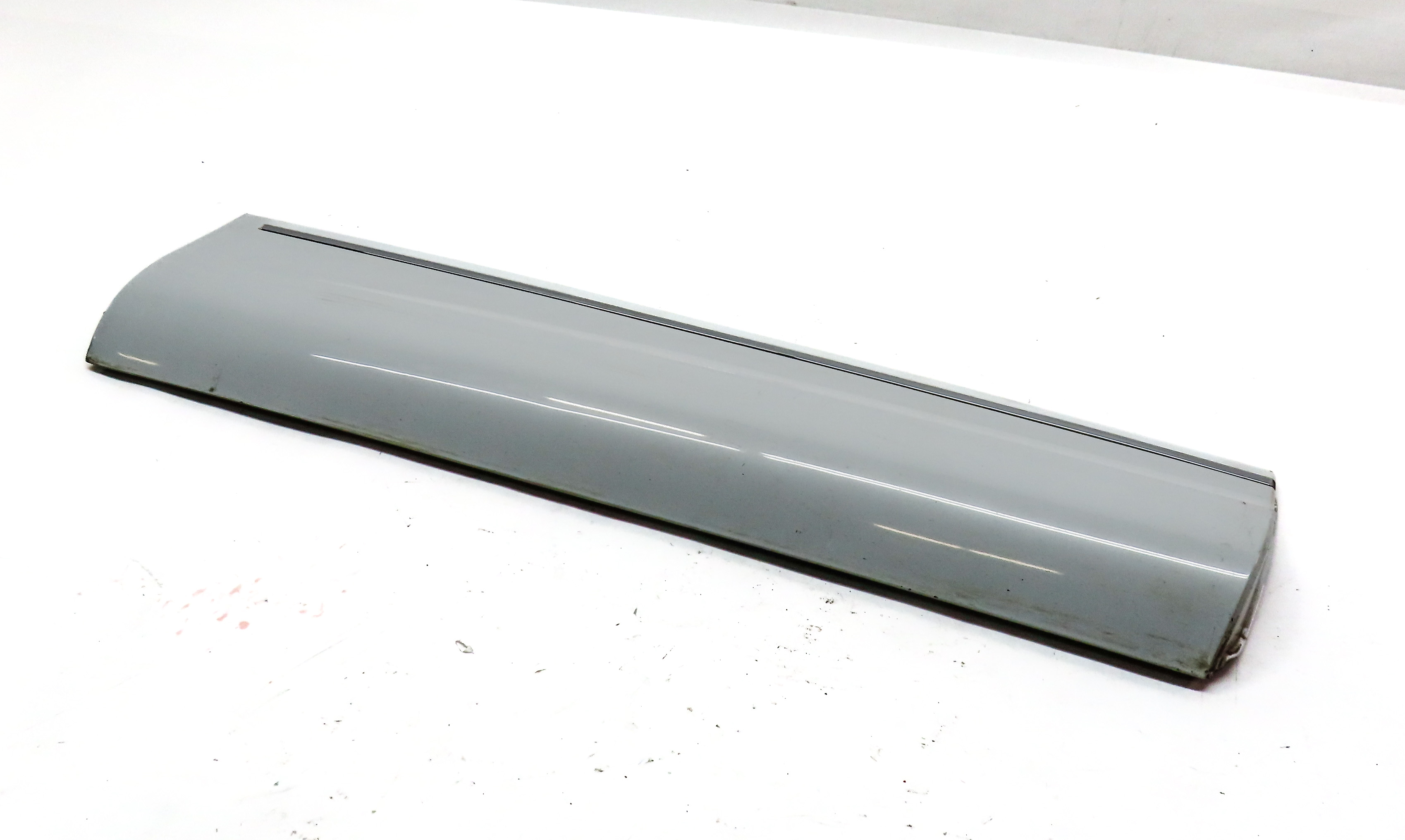 2010-2015 AUDI Q7 REAR RIGHT LOWER DOOR TRIM MOULDING (w/out SLINE) (White) — exact item pictured